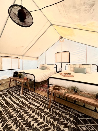 Tented cabin (United States of America, Sarasota, Florida)