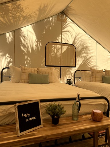 Tented cabin (United States of America, Sarasota, Florida)