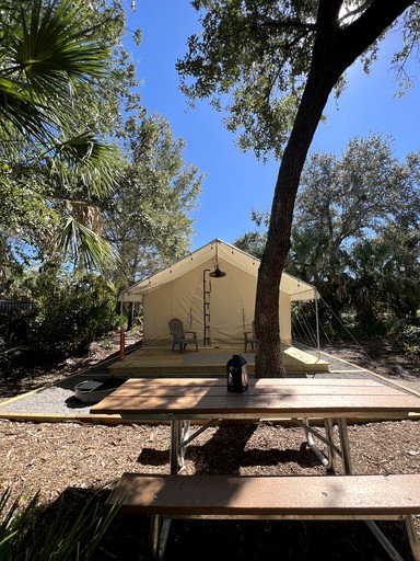 Tented cabin (United States of America, Sarasota, Florida)