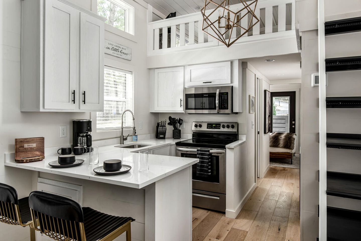 Embrace Nature in this Amazing Cottage in Tracy City, Tennessee