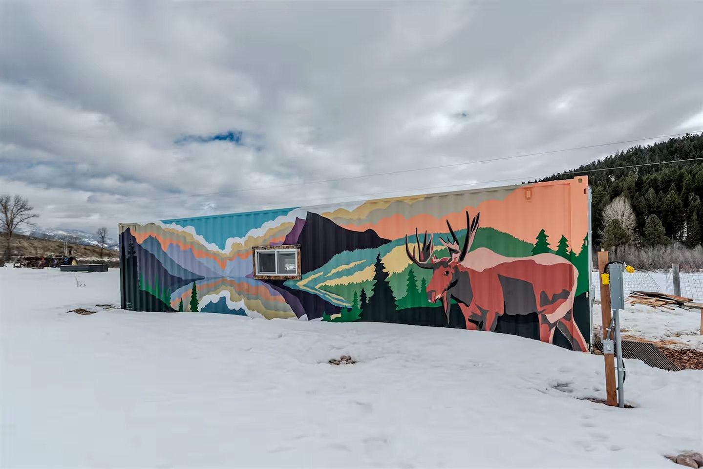 Serene Recycled Container in Big Sky Montana, Perfect for a Glamping Weekend in the Wilderness