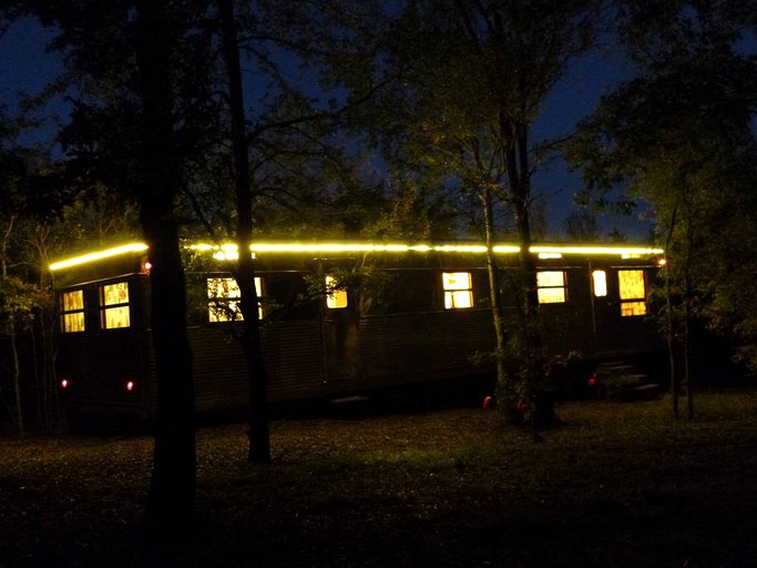 Caravans (Denison, Texas, United States)