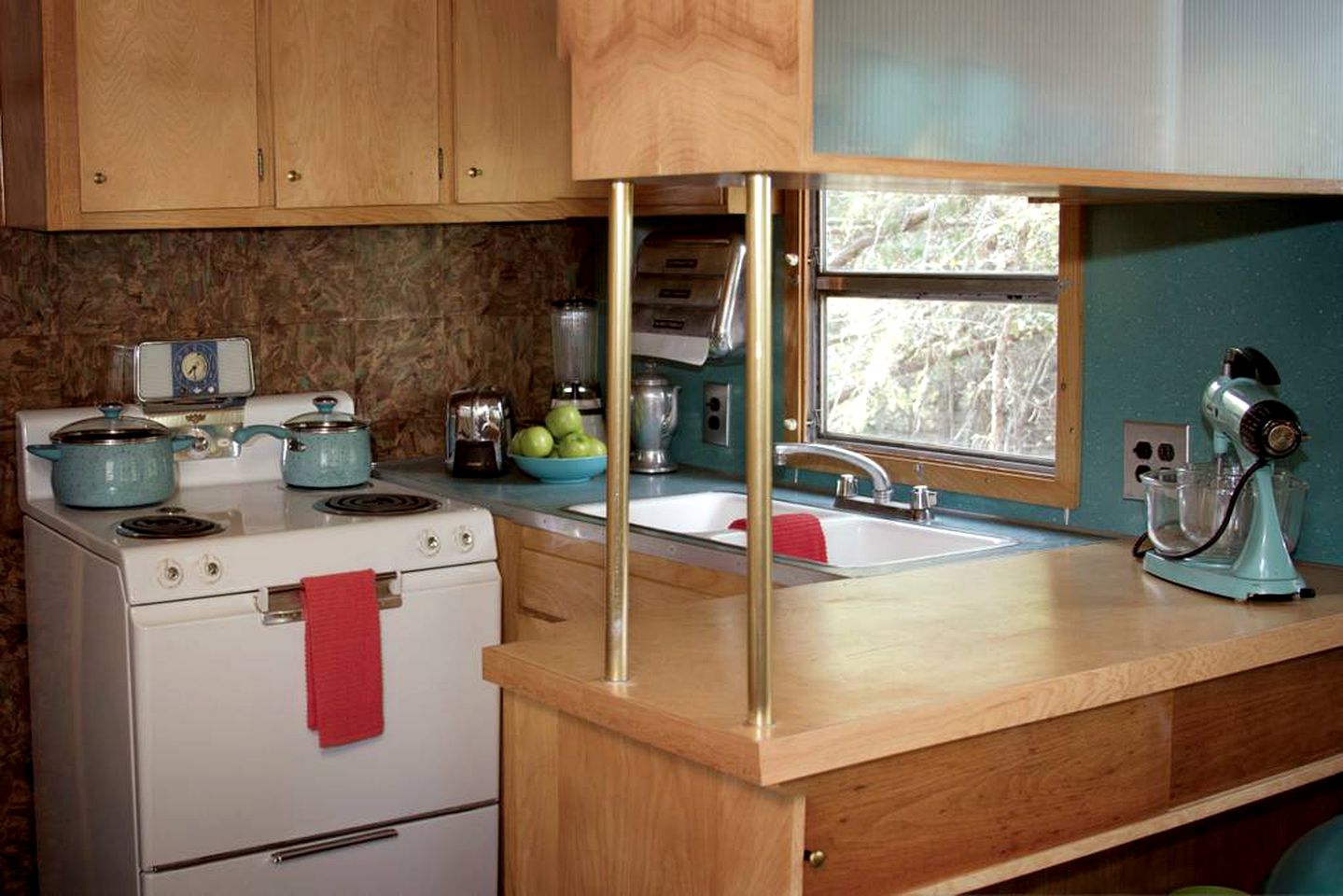 Stunning Vintage Trailer for a Glamping Getaway in Denison, Texas