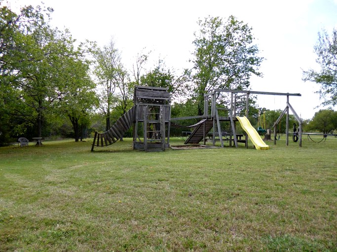 Caravans (Denison, Texas, United States)