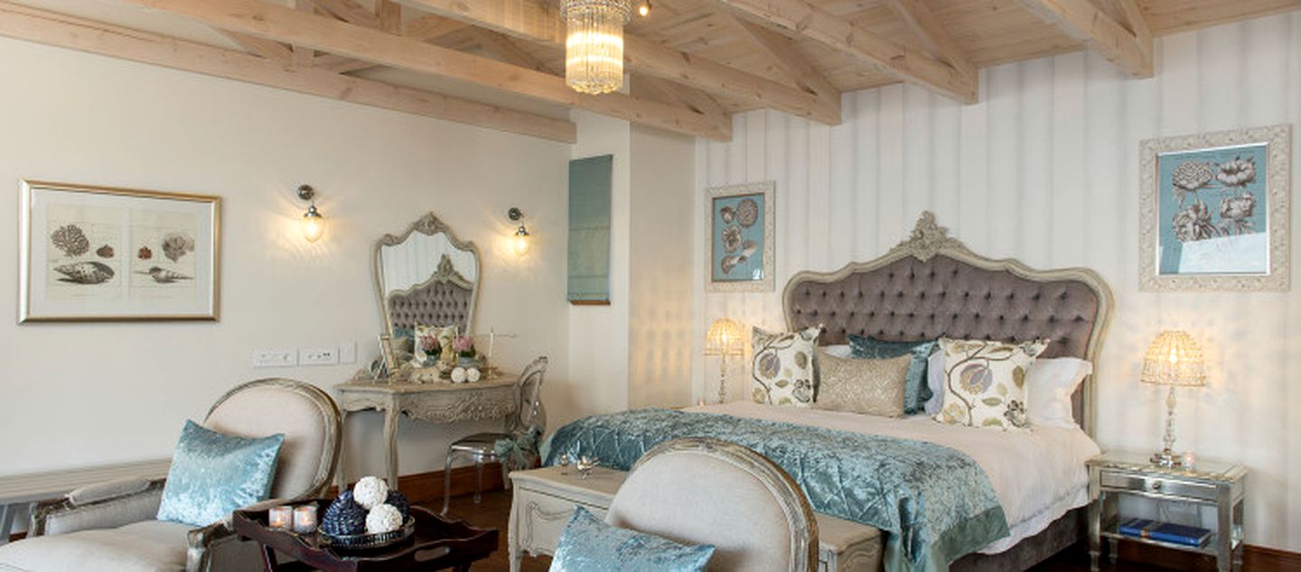 Elegant Italian-Inspired Oceanfront Suite Rental for Getaway to Cape Town, South Africa