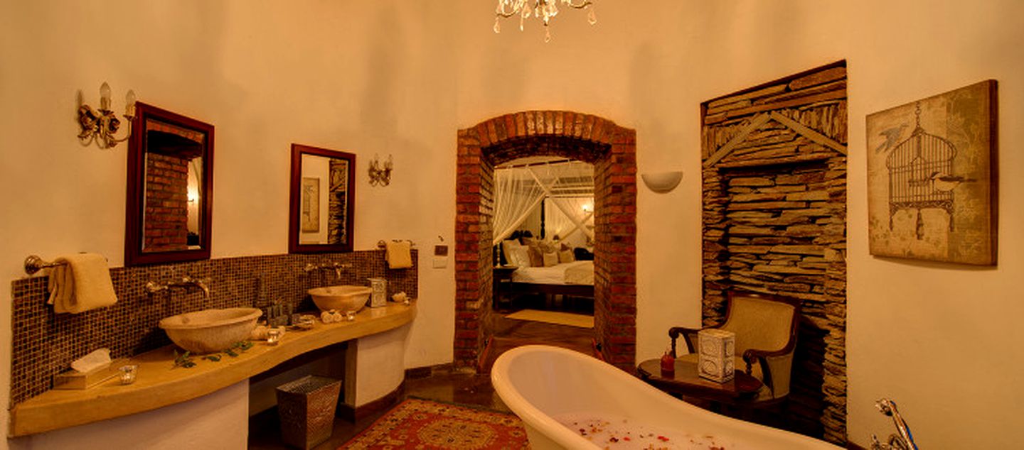 Breathtaking Safari Getaway with Gourmet Meals near Cortenburg, South Africa