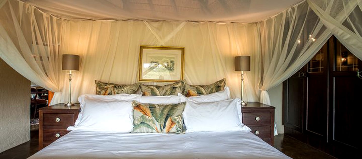 Two-Bedroom Luxury Suite Rental on Manyeleti Game Reserve in South Africa