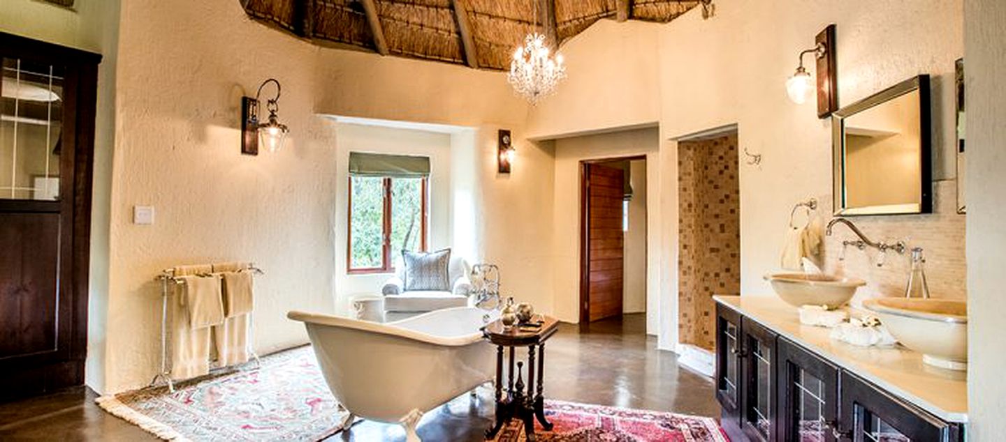 Two-Bedroom Luxury Suite Rental on Manyeleti Game Reserve in South Africa