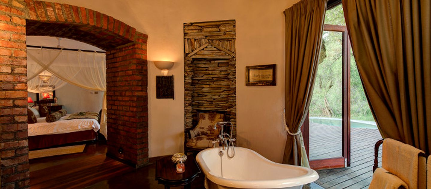 Romantic Getaway for Adventure and Wildlife Lovers near Cortenburg, South Africa