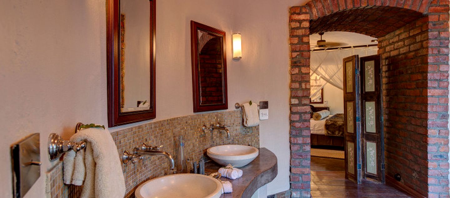 Beautiful Suite Rental with Bathtub on Manyeleti Game Reserve, South Africa