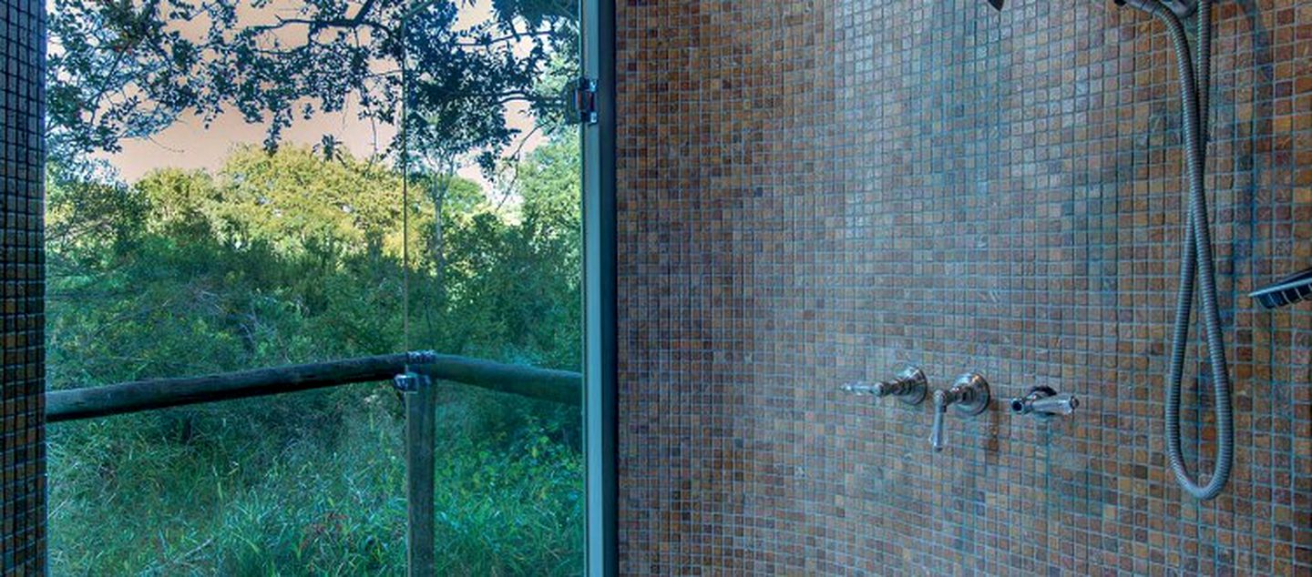 Beautiful Suite Rental with Bathtub on Manyeleti Game Reserve, South Africa