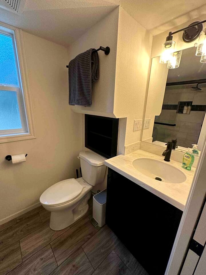 Charming Bright Tiny Home with Stargazing & Yoga Dome Near Yosemite, Groveland, California