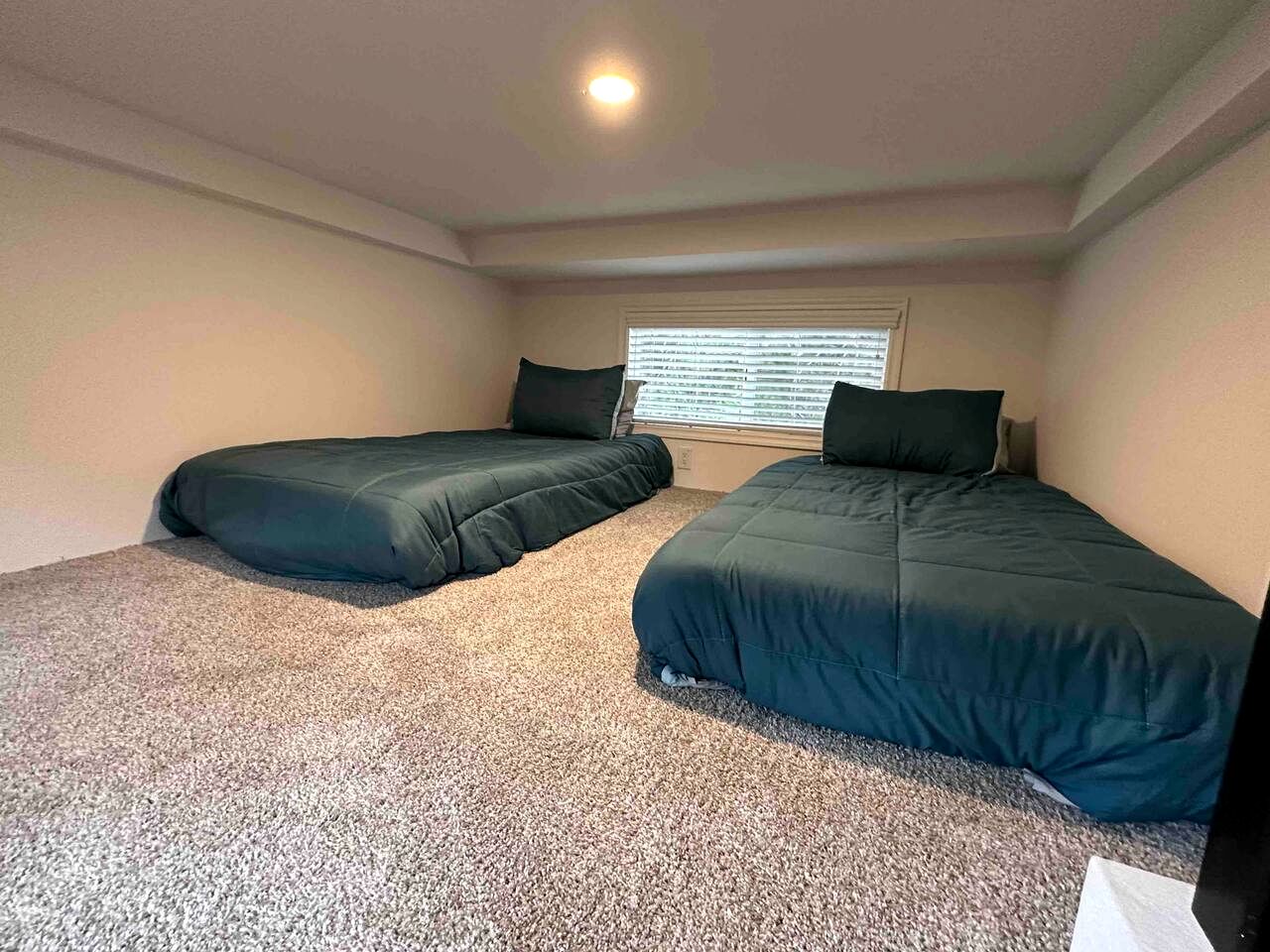 Charming Bright Tiny Home with Stargazing & Yoga Dome Near Yosemite, Groveland, California