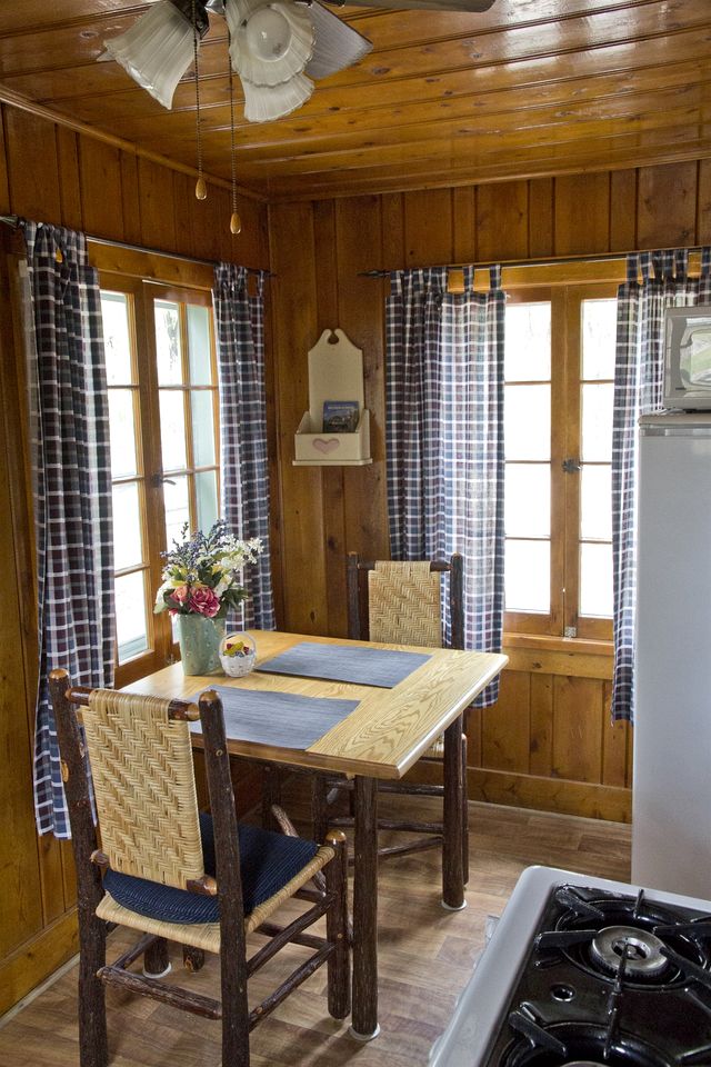 Tiny Cabin Perfect an Individual Escape with BBQ in Riverside, Wyoming