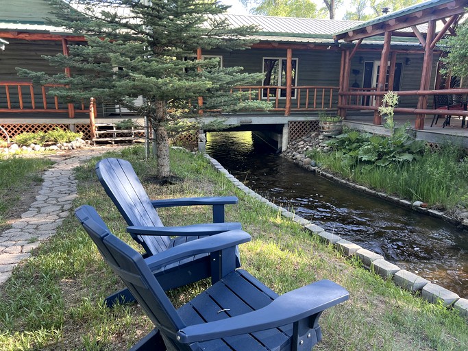 Cabins (United States of America, Riverside, Wyoming)
