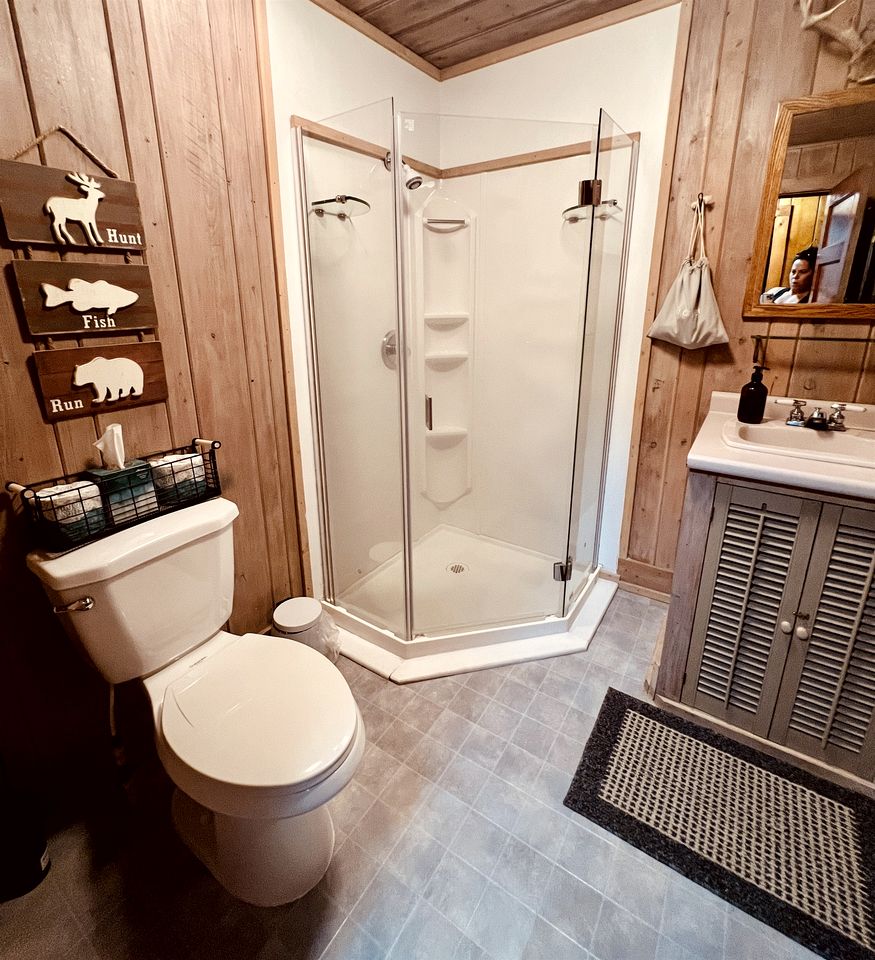 Tiny Cabin Perfect an Individual Escape with BBQ in Riverside, Wyoming