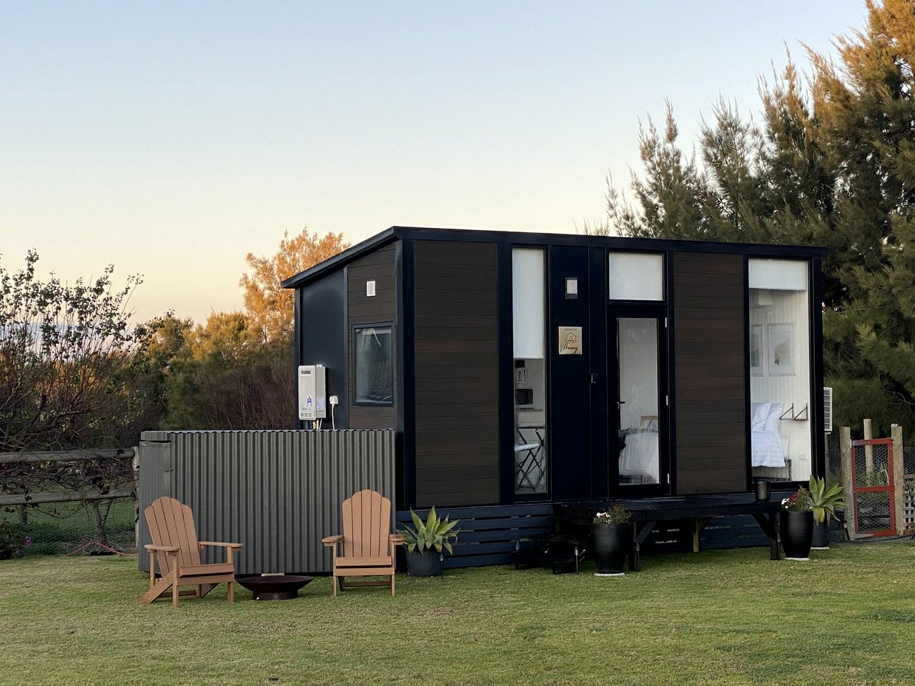 Beautiful Tiny House with Stunning Lakefront Views Perfect for Outdoor Activities in New South Wales, Australia