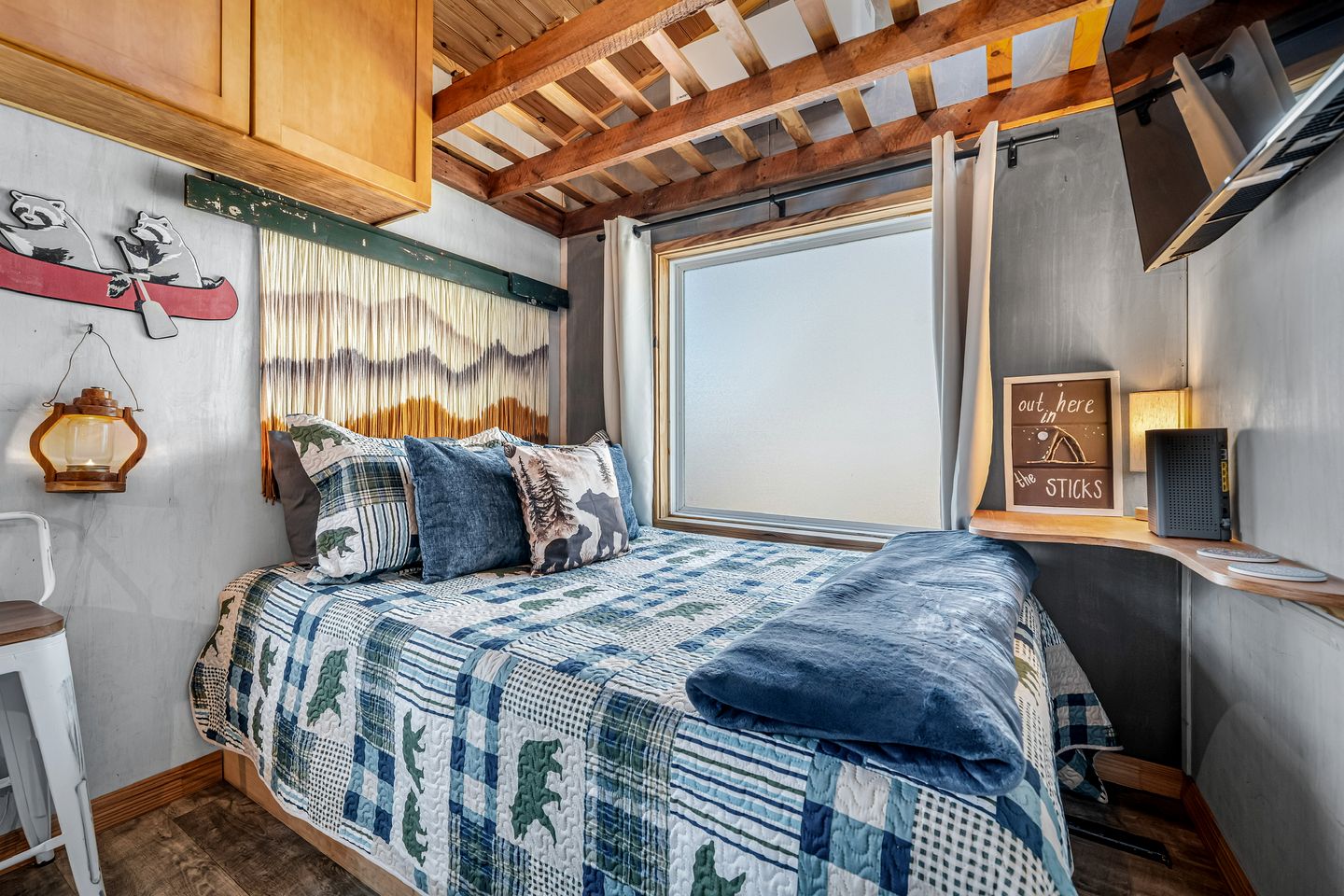 Relaxing Tiny House Surrounded by Trees for a Peaceful Escape in Nature in Mentone, Alabama
