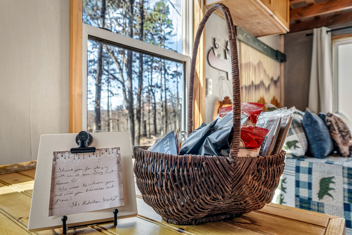 Relaxing Tiny House Surrounded by Trees for a Peaceful Escape in Nature in Mentone, Alabama