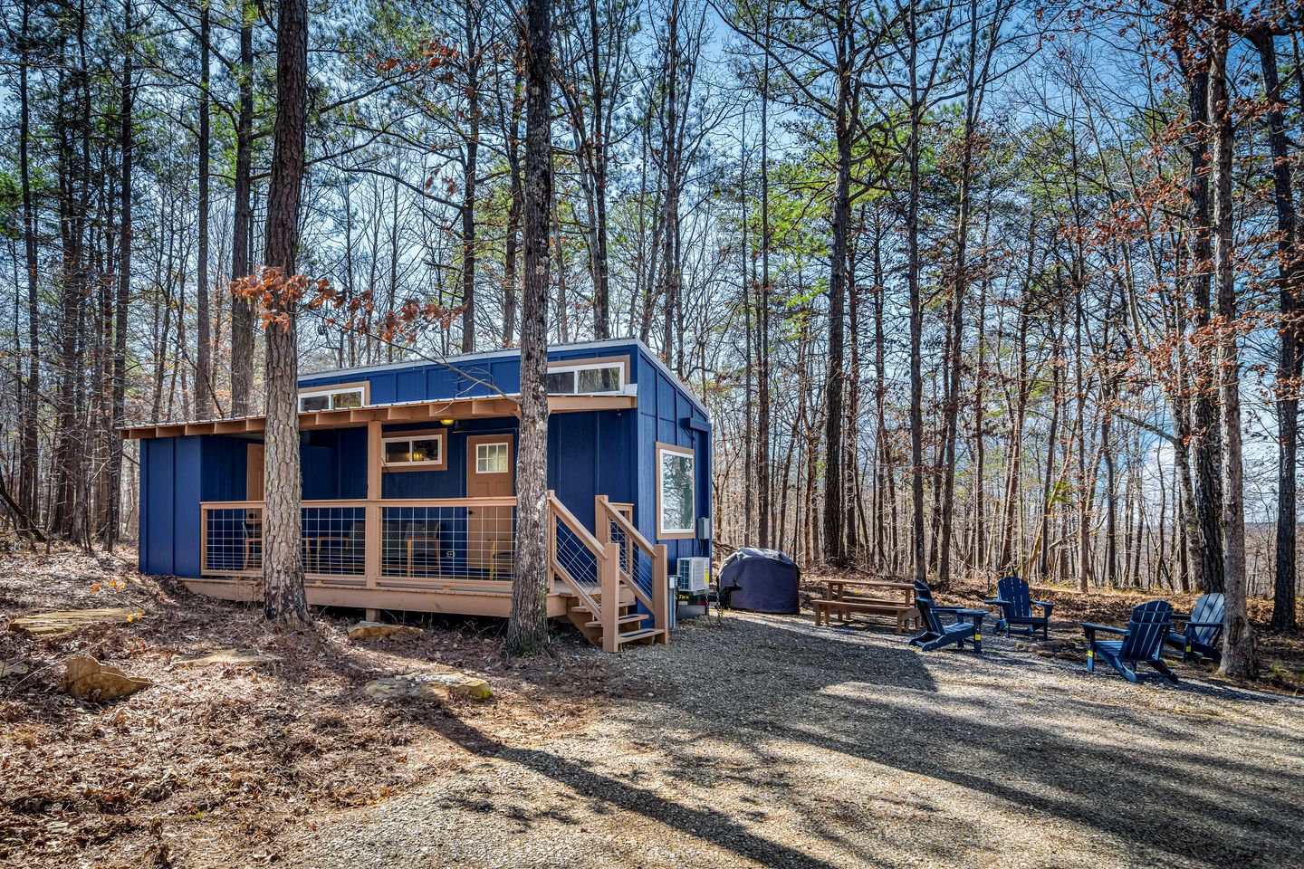 Relaxing Tiny House Surrounded by Trees for a Peaceful Escape in Nature in Mentone, Alabama