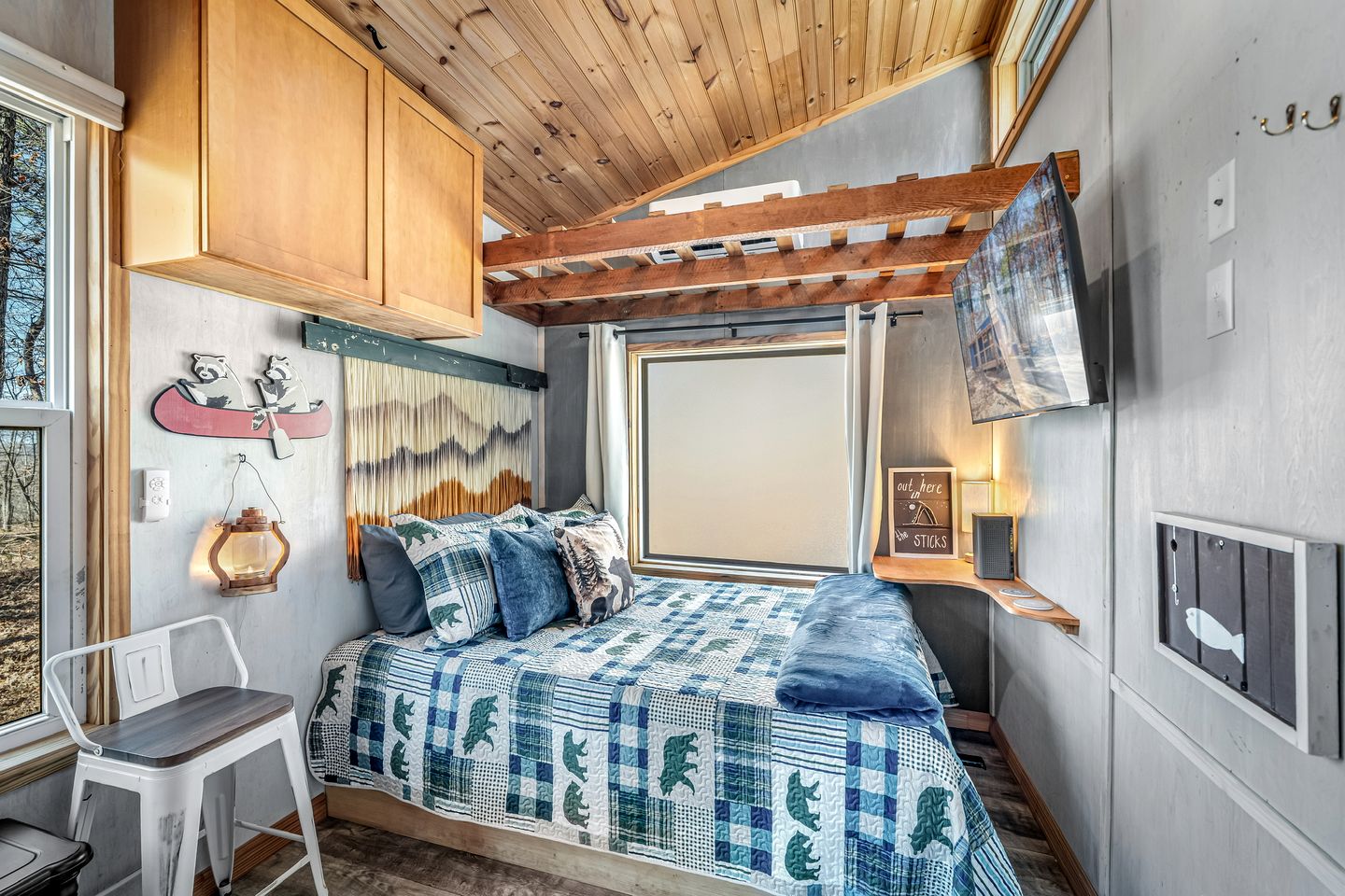 Relaxing Tiny House Surrounded by Trees for a Peaceful Escape in Nature in Mentone, Alabama