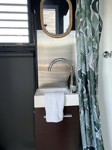 Vacation Rentals (Australia, --, --)