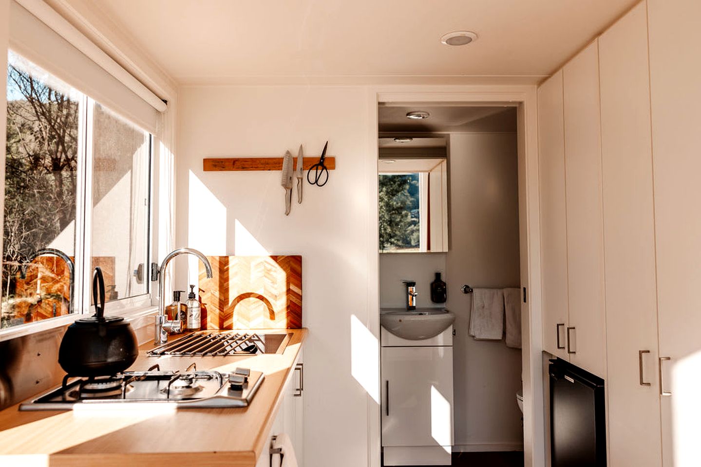 Incredible Tiny House with Fire Pit and Great Sights in Laguna, New South Wales