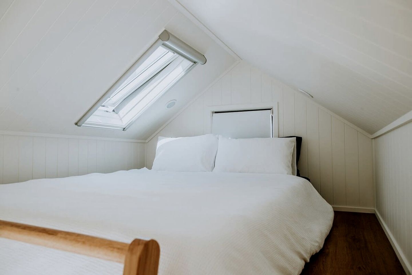 Breathtaking Tiny House with Delightful Sky Views in Pomonal, Victoria