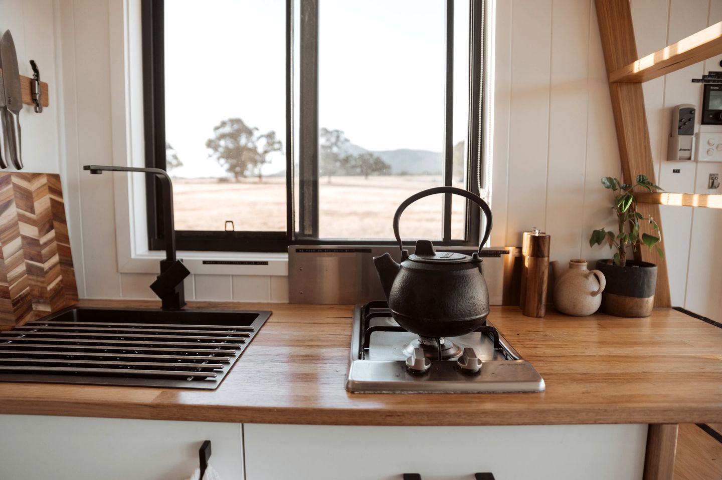 Breathtaking Tiny House with Delightful Sky Views in Pomonal, Victoria