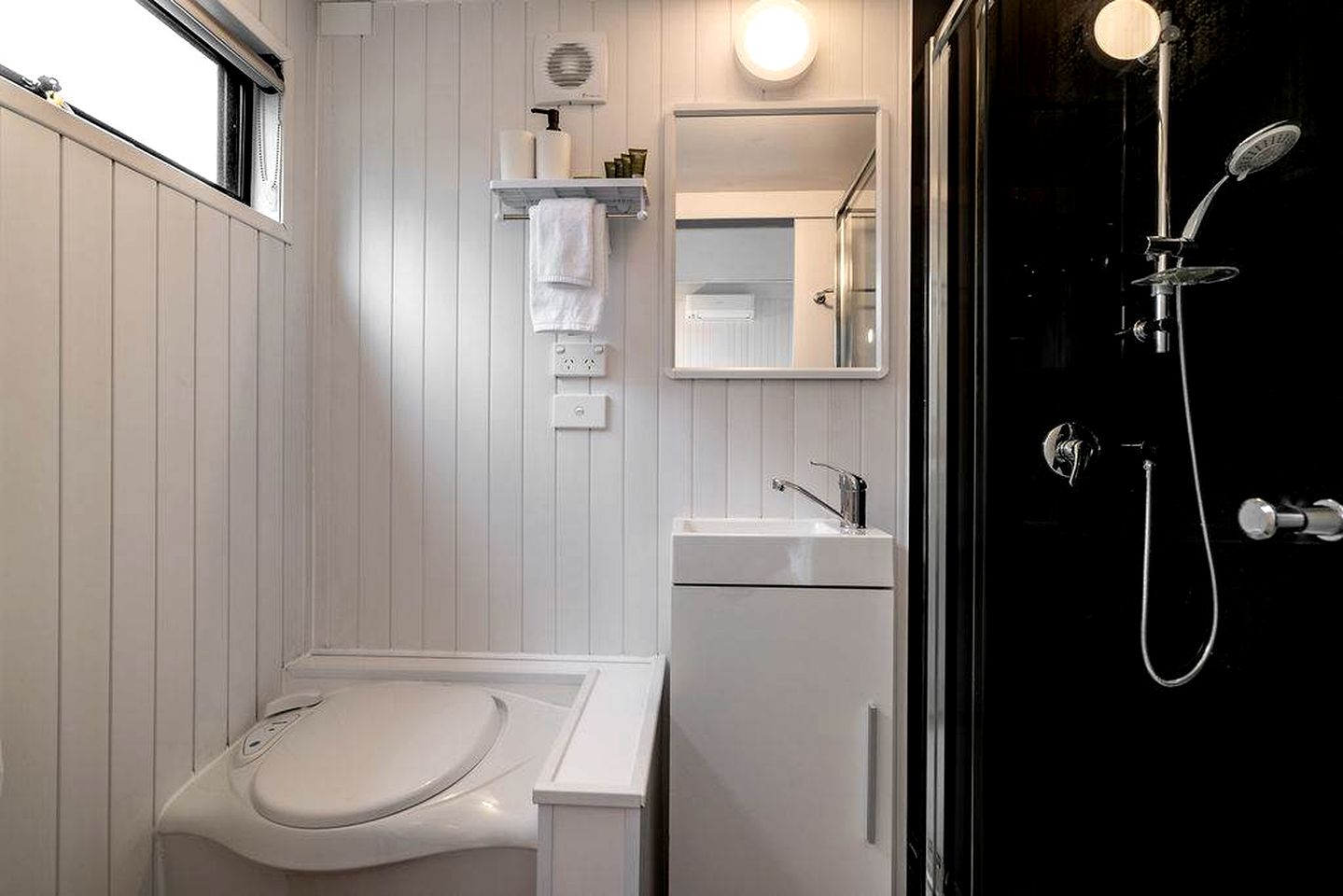 Tiny Glamping on a Farm Stay in Warragul South, Victoria