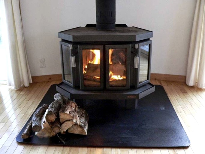 Cottages (Cape Breton Island, Nova Scotia, Canada)