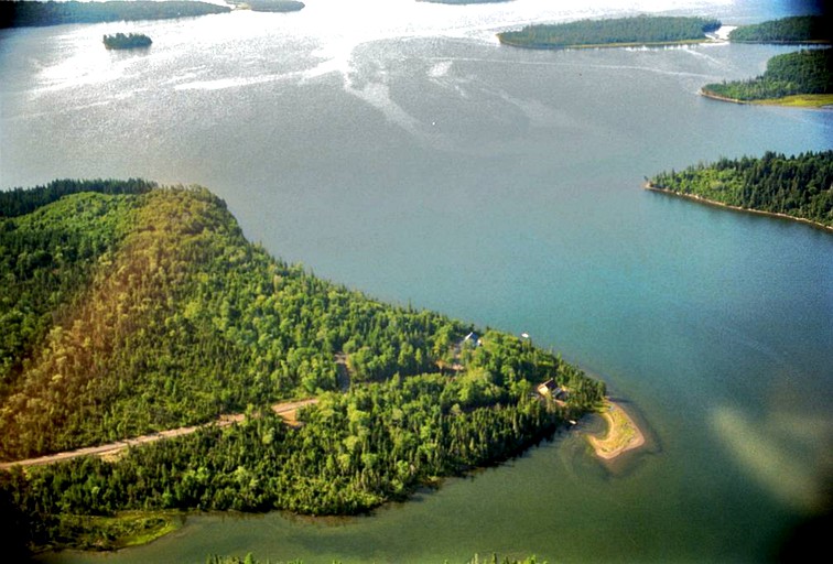 Cottages (Cape Breton Island, Nova Scotia, Canada)