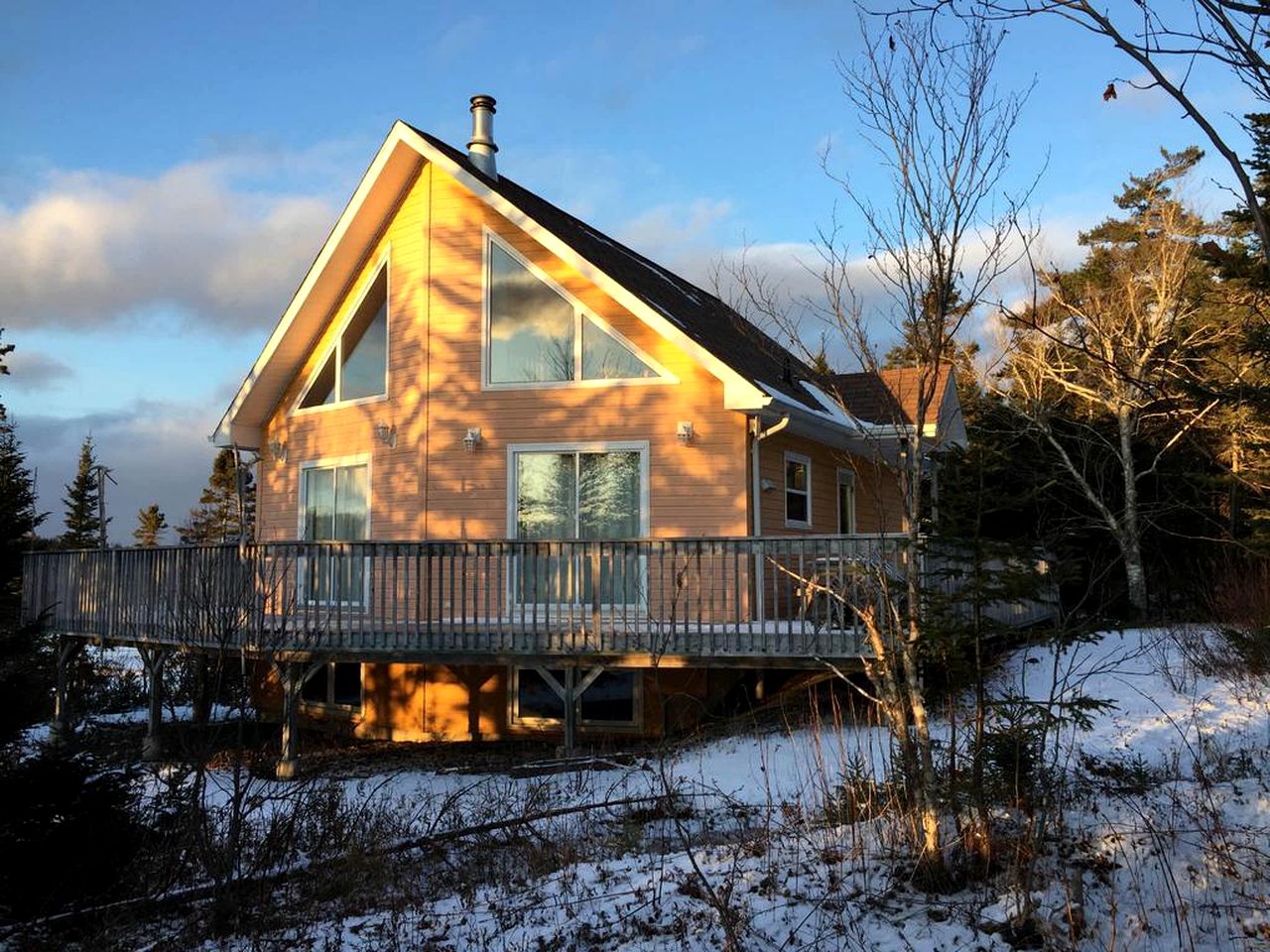 Cottages (Cape Breton Island, Nova Scotia, Canada)