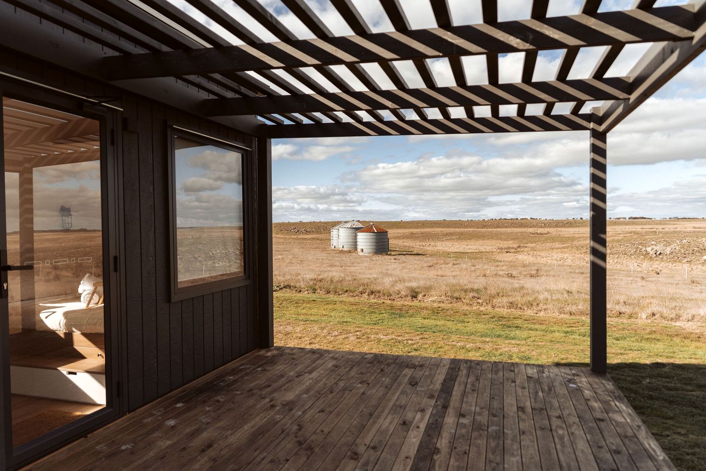 Isolated Tiny Retreat with Beautiful Sunsets in Victoria