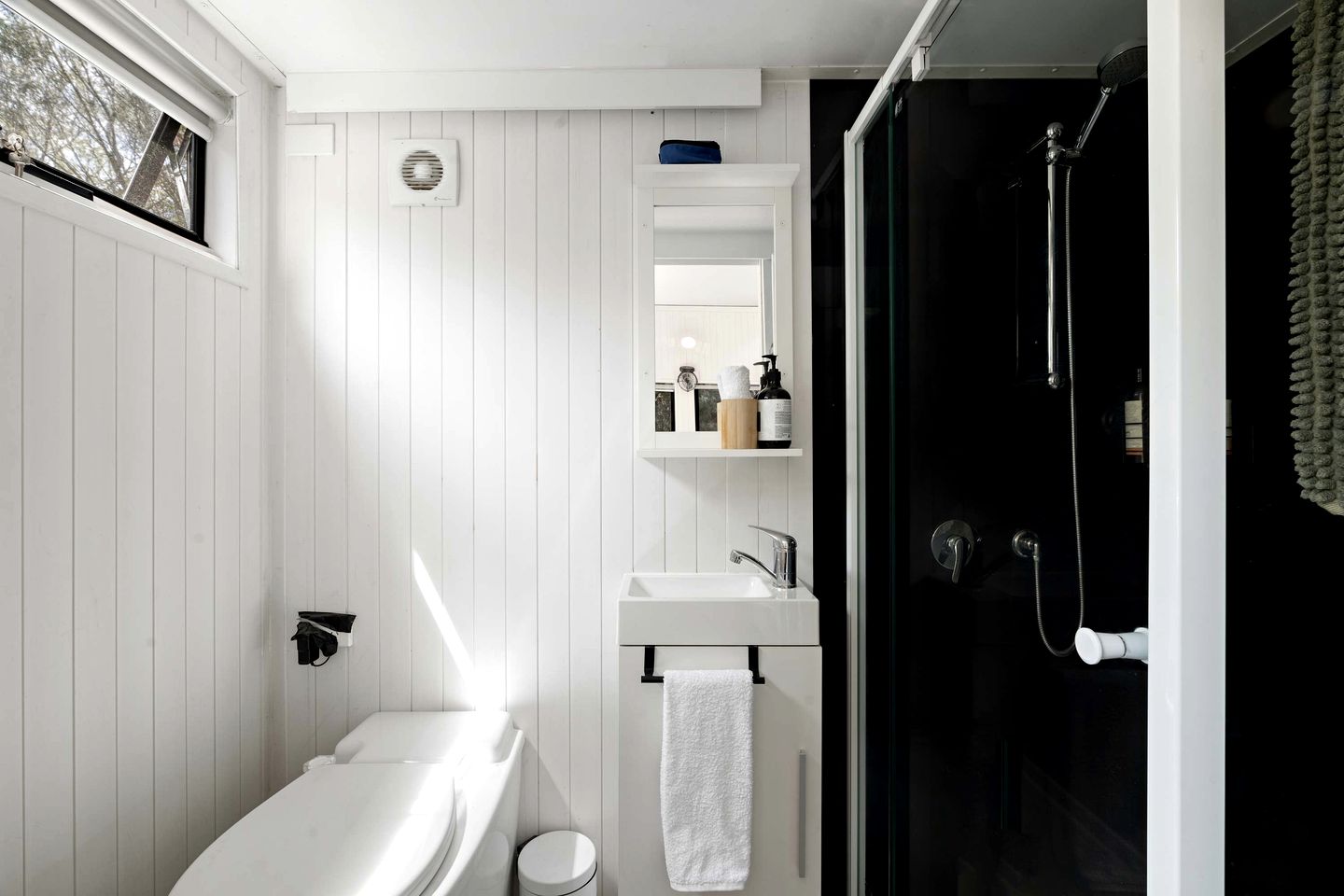 Tiny Hideaway for the Ultimate Glamping Escape near Cobaw Ranges