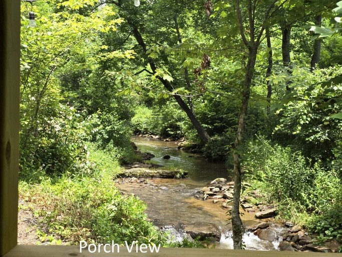 Cabins (United States of America, Purlear, North Carolina)