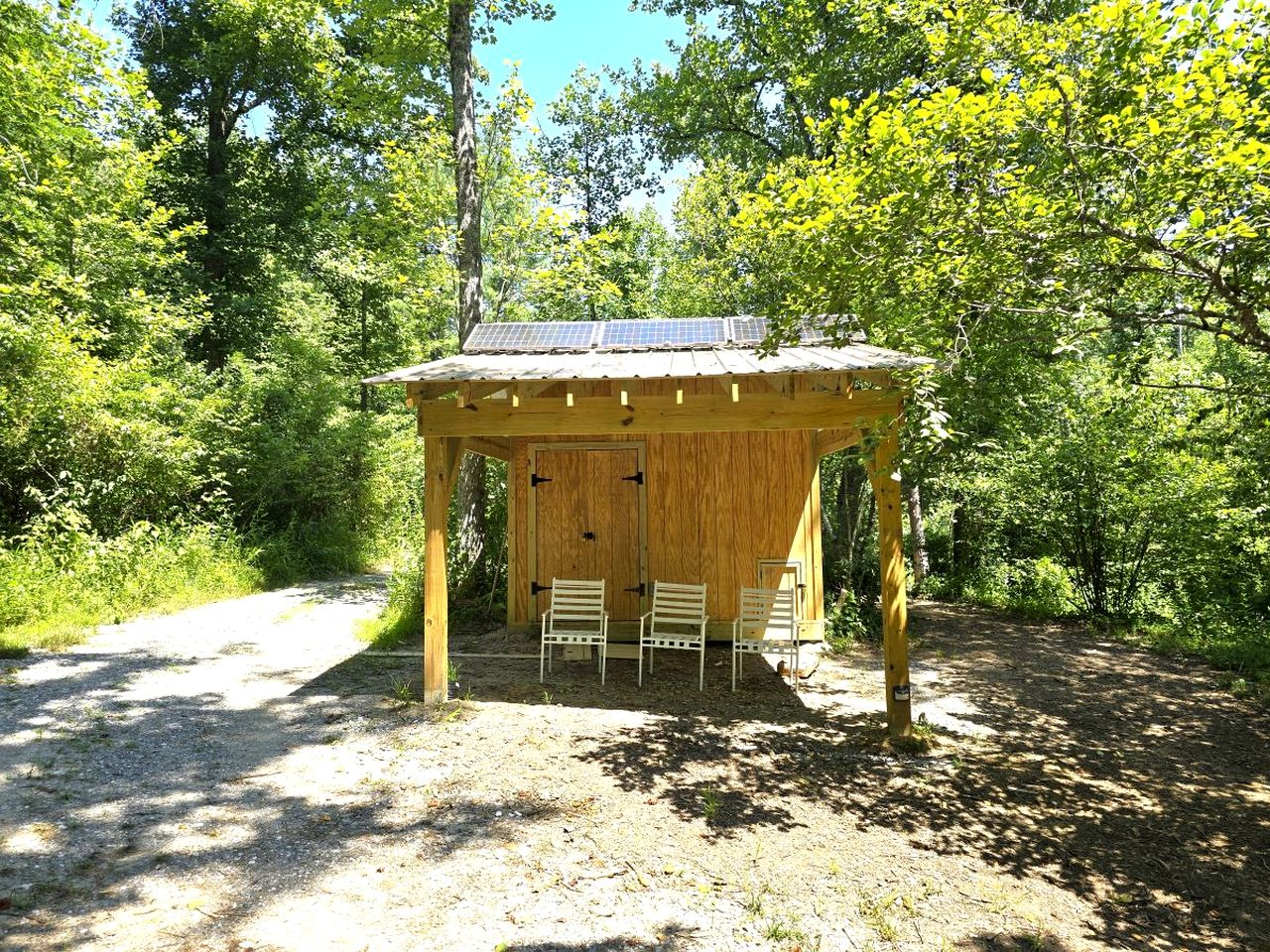 Tranquil Creekside Tiny House in the Appalachian Mountains, Perfect for a Weekend to Disconnect