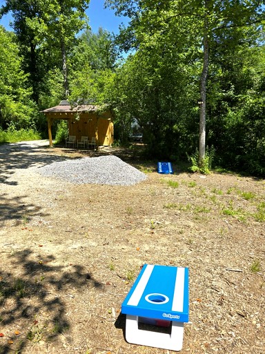 Cabins (United States of America, Purlear, North Carolina)