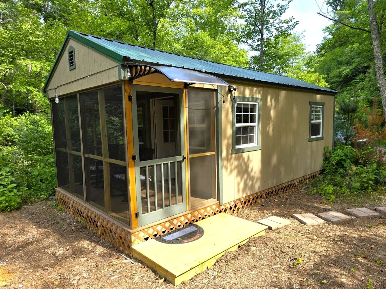 Tranquil Creekside Tiny House in the Appalachian Mountains, Perfect for a Weekend to Disconnect