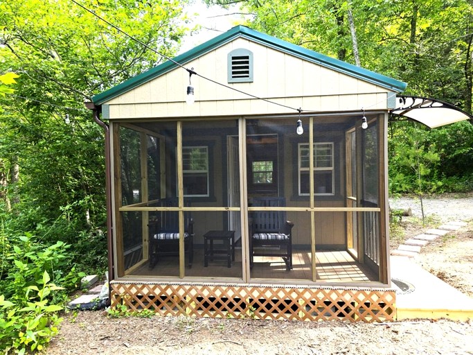 Cabins (United States of America, Purlear, North Carolina)