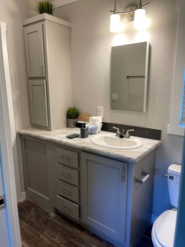 Cute Tiny House on Sixty Acres of Private Land for a Peaceful Glamping Getaway in Northern Mississippi