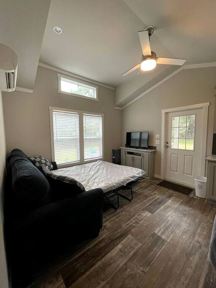 Cute Tiny House on Sixty Acres of Private Land for a Peaceful Glamping Getaway in Northern Mississippi