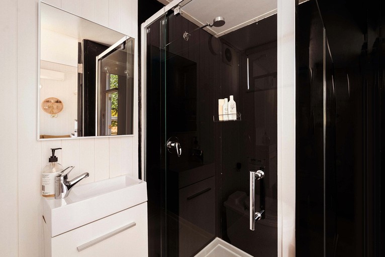 Tiny Houses (Australia, Korweinguboora, Victoria)