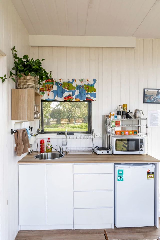 Charming Tiny Home on a Farm for a Romantic Getaway in NSW