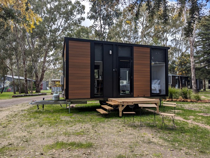Wonderful Tiny House with Amazing Game Room in Victoria, Australia