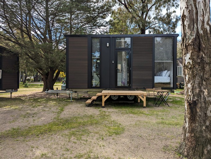 Amazing Tiny House with Outdoor Living Areas and Swimming Pool in Victoria, Australia