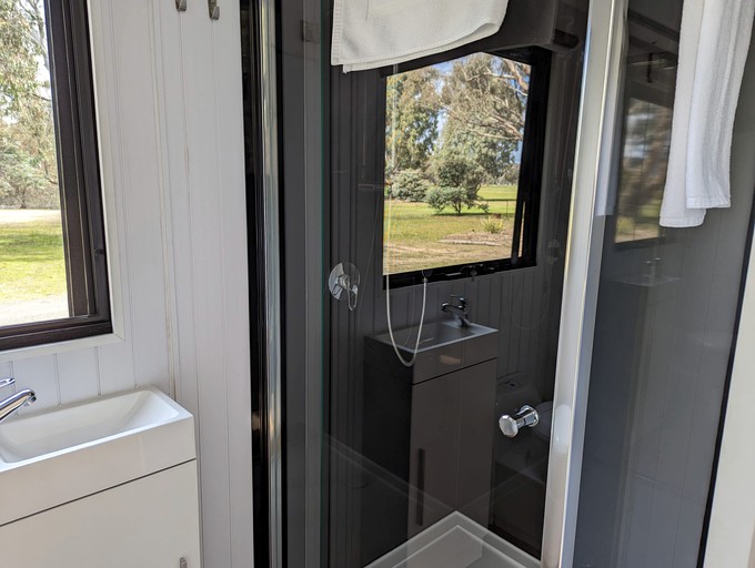 Family and Pet-Friendly Tiny House with Campfires and Barbecue Nights in Victoria, Australia