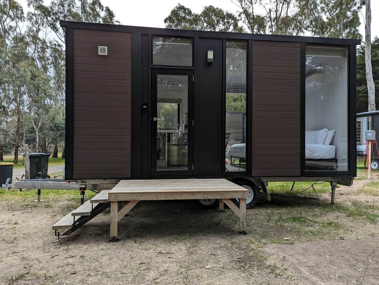 Awesome Pet-Friendly Tiny House with Great Outdoor and Pool Table in Victoria, Australia