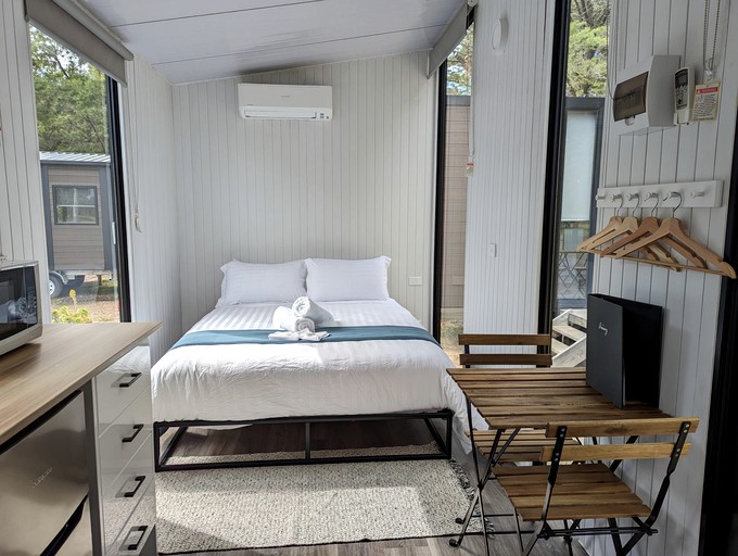 Tiny Houses (Australia, Dadswells Bridge, Victoria)