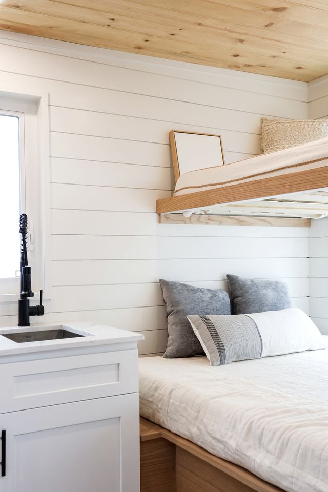 Chic Tiny House with Fire Pit Ideal for a Couples Retreat in Texas